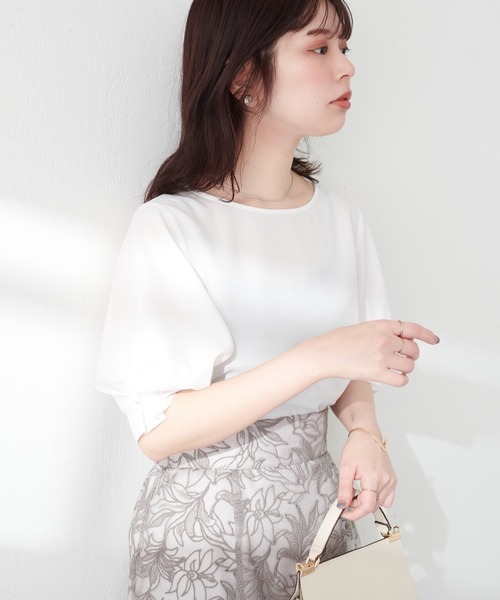 natural couture（ナチュラルクチュール）の「パール付きタックスリーブブラウス（シャツ/ブラウス・レディース・ブルー/オフホワイト/ライトグレー/グリーン/ピンク/ネイビー/ミント・FREE）」の10枚目の写真