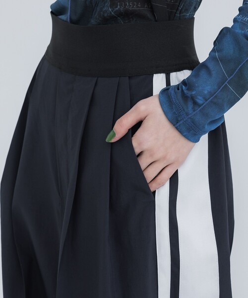 STUDIOUS(ステュディオス)の「【STUDIOUS/ステュディオス】ワイドレッグトラックパンツ(その他パンツ・レディース・ネイビー/ダークグレー/ブルー・1/2)」の21枚目の写真