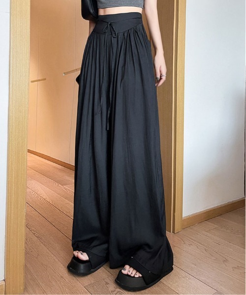 kirakiraShop（キラキラショップ）の「ウエスト リボン サテン ワイドパンツ（その他パンツ・レディース・チャコール/アイボリー/ブラック/ライトイエロー・M/S/XL/L）」の6枚目の写真