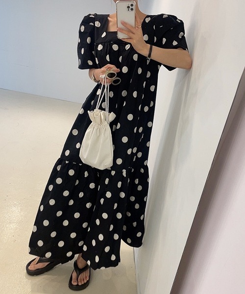 gossip!ロサンゼルス(ゴシップロサンゼルス)の「パフスリーブ ドット柄ボリュームワンピース(ワンピース・レディース・ブラック/ホワイト・FREE)」の8枚目の写真