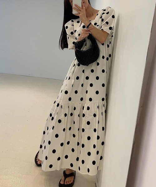 gossip!ロサンゼルス(ゴシップロサンゼルス)の「パフスリーブ ドット柄ボリュームワンピース(ワンピース・レディース・ブラック/ホワイト・FREE)」の16枚目の写真