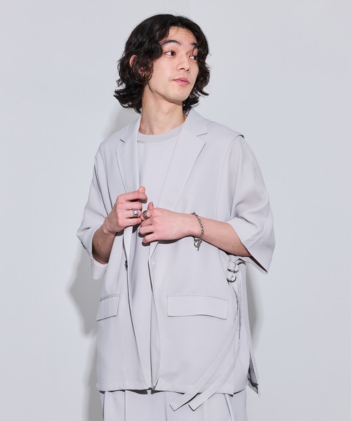 JUNRED(ジュンレッド)の「【 セットアップ対応 】ステッチワークテーラーベスト(ベスト・メンズ・ブラック/オリーブ/ライトグレー・L/M/S)」の2枚目の写真