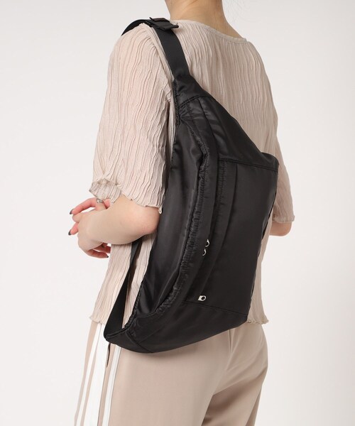 Ober Tashe（オーバータッシェ）の「アピアボディバッグ（ボディバッグ/ウエストポーチ・レディース・ホワイト/ブラック/ベージュ/カーキ・FREE）」の5枚目の写真