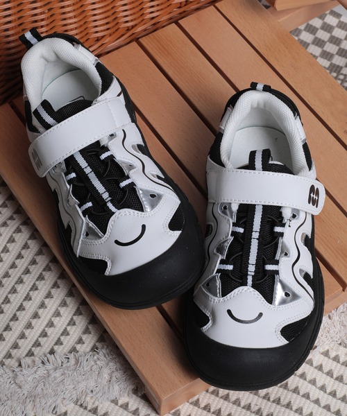 shoes365（シューズスリーシックスファイヴ）の「【shoes365】子供用多層パッチワークデザインスニーカー（スニーカー・キッズ・オフホワイト/ブラック・16.0cm/16.5cm/17.5cm/18.0cm/18.5cm）」の20枚目の写真