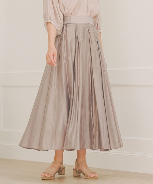 Elura（エルーラ）の「シアー艶フレアスカート/127433（スカート・レディース・ライトベージュ/ブラック/ライトグレー・FREE/FREE(S)）」の3枚目の写真