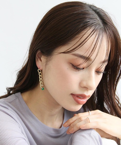 abaskdesign(アバスクデザイン)の「金属アレルギー対応 ポイントカラーチェーンステンレスピアス(ピアス(両耳用)・レディース・クリア/ブラック/グリーン・FREE)」の7枚目の写真