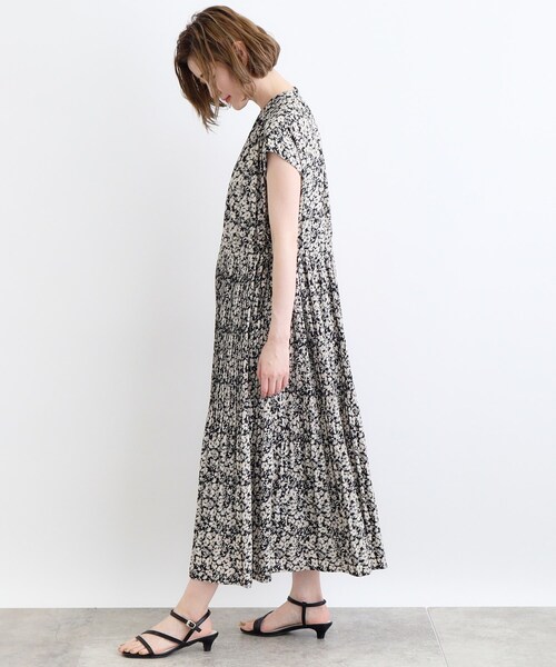 grove（グローブ）の「◆シャーリングプリーツワンピース（ワンピース・レディース・ネイビー/ブラック系/モスグリーン系・01/02/03/04/05）」の8枚目の写真