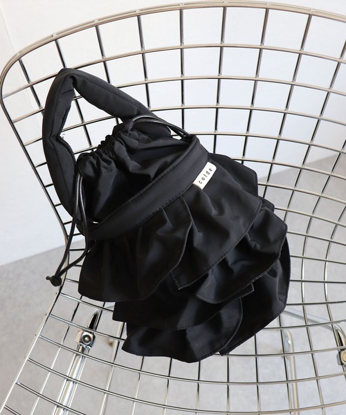 COLDE (コルデ)の「ナイロンフリル2way巾着ショルダーバッグ(ショルダーバッグ・レディース・サックスブルー/アイボリー/モカ/ブラック・FREE)」の3枚目の写真