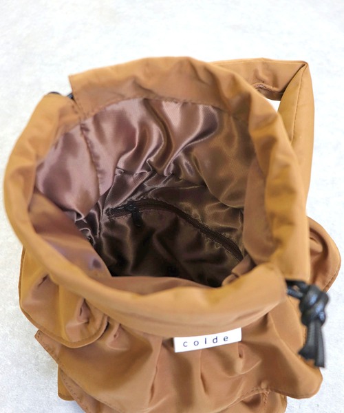 COLDE (コルデ)の「ナイロンフリル2way巾着ショルダーバッグ(ショルダーバッグ・レディース・サックスブルー/アイボリー/モカ/ブラック・FREE)」の11枚目の写真
