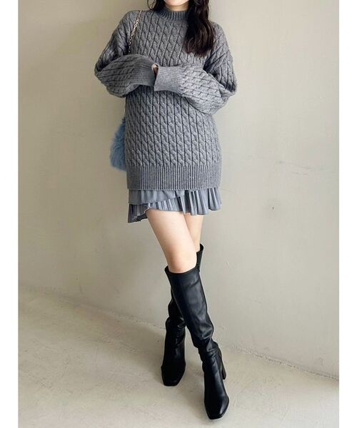 MERCURYDUO（マーキュリーデュオ）の「ミドル丈ボトルネックケーブルニット（ニット/セーター・レディース・レッド/グレー/アイボリー・FREE）」の5枚目の写真