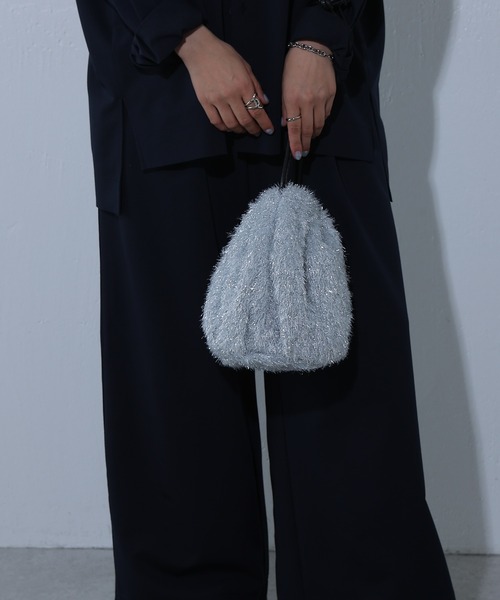 COLONY 2139（コロニートゥーワンスリーナイン）の「ラメシャギー巾着（ショルダーバッグ・レディース・ホワイト/ブラック・FREE）」の4枚目の写真