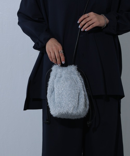 COLONY 2139（コロニートゥーワンスリーナイン）の「ラメシャギー巾着（ショルダーバッグ・レディース・ホワイト/ブラック・FREE）」の6枚目の写真