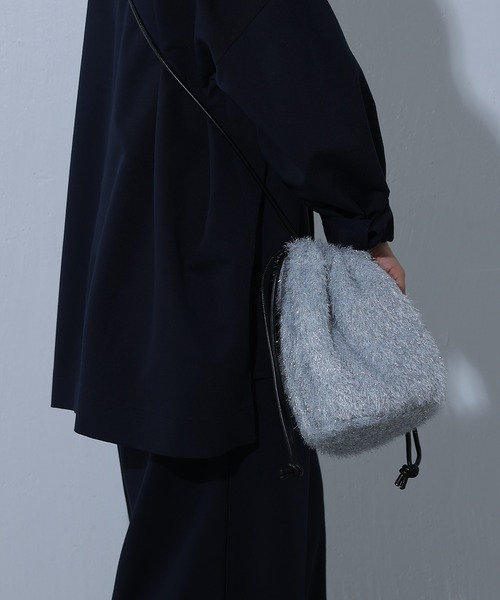 COLONY 2139（コロニートゥーワンスリーナイン）の「ラメシャギー巾着（ショルダーバッグ・レディース・ホワイト/ブラック・FREE）」の7枚目の写真