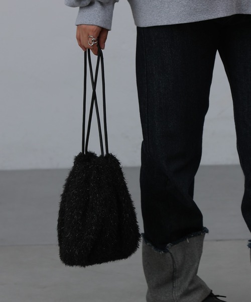 COLONY 2139（コロニートゥーワンスリーナイン）の「ラメシャギー巾着（ショルダーバッグ・レディース・ホワイト/ブラック・FREE）」の14枚目の写真