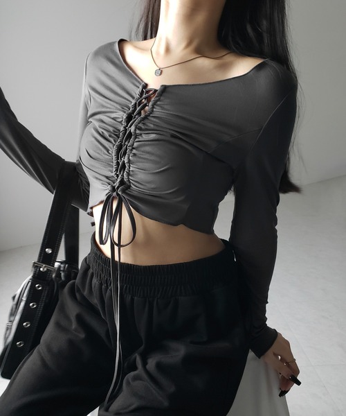 me+em select(ミームセレクト)の「【 2color 】レースアップショートスリムカットソートップス / lace up short slim cut and sew tops(Tシャツ/カットソー・レディース・ブラック/チャコール・FREE)」の7枚目の写真