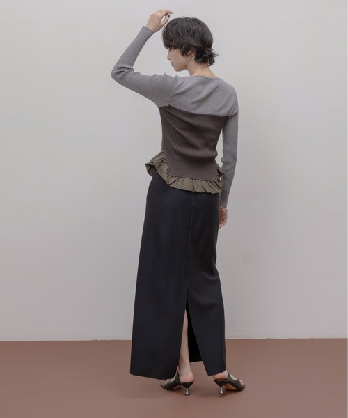 Eimee Law（エイミーロウ）の「フリルヘムビスチェラインリブニット（ニット/セーター・レディース・ブラック/カーキ/アイボリー・FREE）」の6枚目の写真