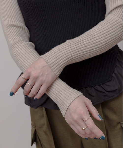 Eimee Law（エイミーロウ）の「フリルヘムビスチェラインリブニット（ニット/セーター・レディース・ブラック/カーキ/アイボリー・FREE）」の18枚目の写真