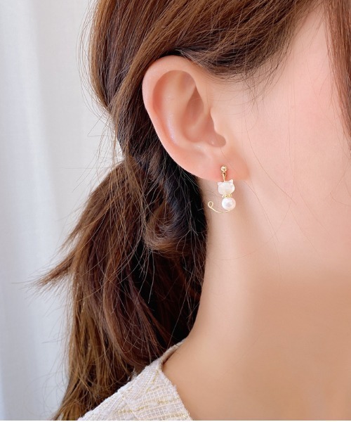 Coo+i(クーイ)の「【選べる ピアス イヤリング】猫・肉球モチーフ淡水パールピアス/イヤリング(ピアス(両耳用)・レディース・ゴールド系1/ゴールド系2・FREE)」の12枚目の写真