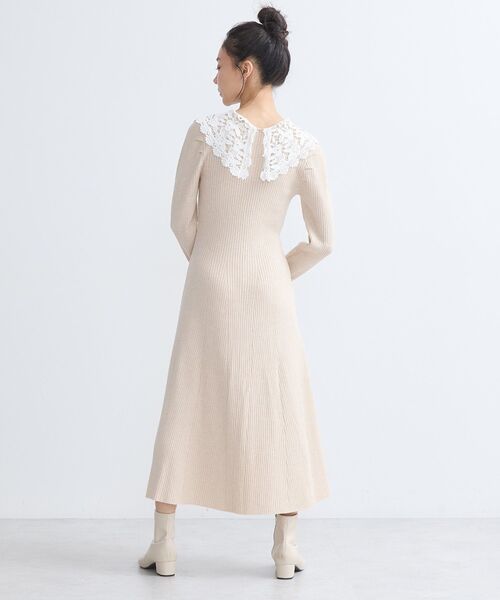 earth music&ecology（アースミュージックアンドエコロジー）の「襟レースニットワンピース（ワンピース・レディース・アイボリー/ブラック/サックスブルー・FREE）」の13枚目の写真