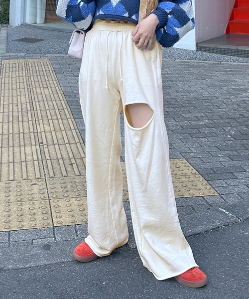 Alley Tokyo(アリートーキョー)の「ダメージスウェットパンツ(スウェットパンツ・レディース・スミクロ/オートミール/グレー/オフホワイト/ライトピンク・FREE)」の2枚目の写真