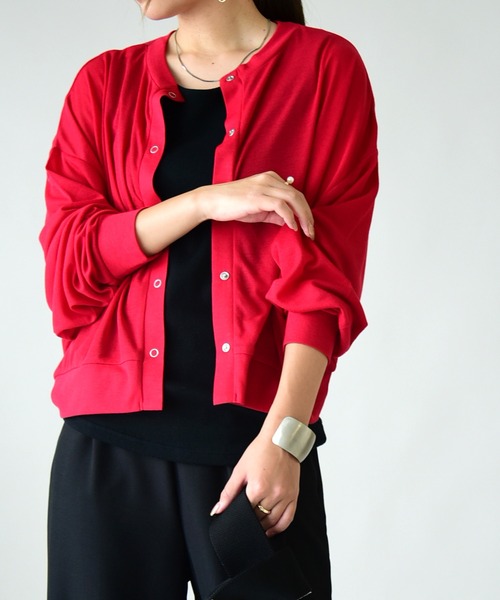and it_（アンドイット）の「シアー2wayカーディガン（カーディガン/ボレロ・レディース・レッド/ブラック/チャコール・M）」の3枚目の写真