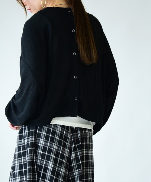 and it_（アンドイット）の「シアー2wayカーディガン（カーディガン/ボレロ・レディース・レッド/ブラック/チャコール・M）」の17枚目の写真