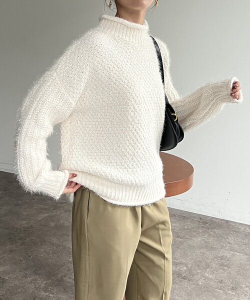Chez toi(シェトワ)の「ラメモールハイネックプルオーバー(ニット/セーター・レディース・アイボリー/ブルー/チャコールグレー・FREE)」の6枚目の写真