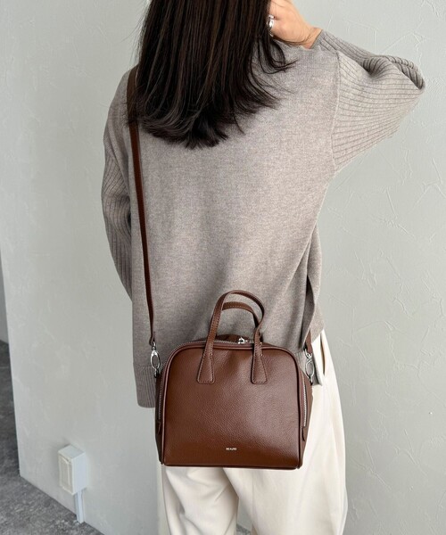 fredy emue（フレディエミュ）の「【BEAURE/ヴュレ】ソフトレザーボックスボストンバック（ボストンバッグ・レディース・ブラウン/ブラック・FREE）」の6枚目の写真