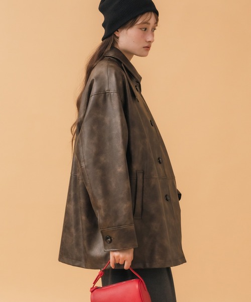 HEILIS(ヘイリス)の「《hideka original》3WAYヴィンテージライクフェイクレザージャケット / ブラック ブラウン ビンテージ カバーオール ライダースジャケット エコレザー ファー ボア スタンドカラー ステンカラー ユニセックス オーバーサイズ オーバーコート アウター ミドル丈 無地 秋服 冬服 アウター ブルゾン(ライダースジャケット・レディース・ブラウン/ブラック・FREE)」の19枚目の写真