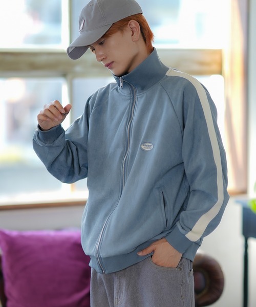 SIDEWAY STANCE(サイドウェイスタンス)の「【SIDEWAY STANCE】オーバルロゴ ワンポイント刺しゅう スエード トラックジャケット(その他アウター・メンズ・ベージュ/ブラック/ブルー・SMALL/MEDIUM/LARGE)」の17枚目の写真