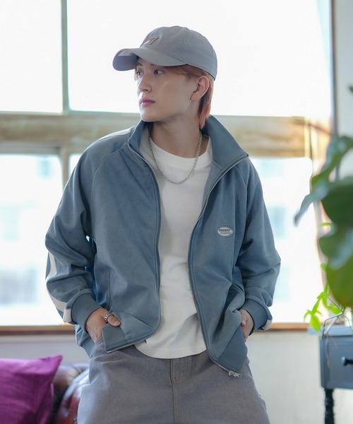 SIDEWAY STANCE(サイドウェイスタンス)の「【SIDEWAY STANCE】オーバルロゴ ワンポイント刺しゅう スエード トラックジャケット(その他アウター・メンズ・ベージュ/ブラック/ブルー・SMALL/MEDIUM/LARGE)」の20枚目の写真