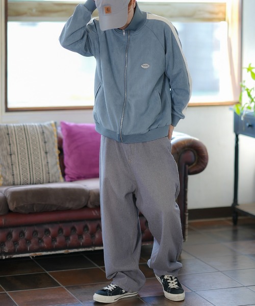 SIDEWAY STANCE(サイドウェイスタンス)の「【SIDEWAY STANCE】オーバルロゴ ワンポイント刺しゅう スエード トラックジャケット(その他アウター・メンズ・ベージュ/ブラック/ブルー・SMALL/MEDIUM/LARGE)」の21枚目の写真