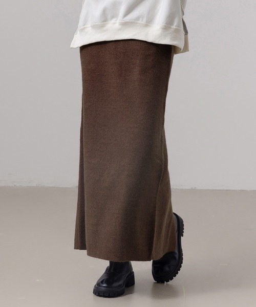 DAY CLOSET(デイ クローゼット)の「レディース 中厚手リブニットスリット入りストレートシルエットスカート(スカート・レディース・ブラック/ブラウン/チャコールグレー/グレー・M/L)」の4枚目の写真