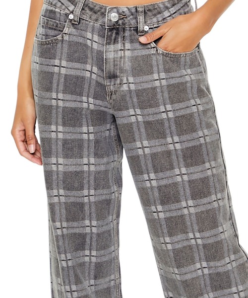 FOREVER 21(フォーエバー トゥエンティーワン)の「チェックデニムパンツ(デニムパンツ・レディース・ブラック・25cm/24cm/27cm)」の5枚目の写真