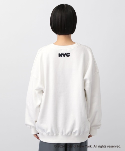 A part by（アパートバイ）の「【別注】NYCロゴスウェットプルオーバー（スウェット・レディース・オフホワイト/ブラック・FREE）」の12枚目の写真