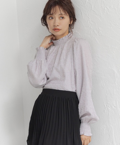 mysty woman（ミスティウーマン）の「ハイネックシャーリングブラウス2  292375（シャツ/ブラウス・レディース・ブラック/アイボリー/グレー・FREE）」の8枚目の写真