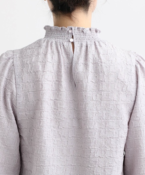 mysty woman（ミスティウーマン）の「ハイネックシャーリングブラウス2  292375（シャツ/ブラウス・レディース・ブラック/アイボリー/グレー・FREE）」の13枚目の写真