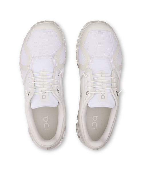 On(オン)の「ON/オン ランニング クッション CLOUD 6 クラウド 3MF10071200//3MF10070299/3MF10071043(スニーカー・メンズ・ブラック×ホワイト/ブラック×ブラック/ホワイト・26.5cm/26.0cm/27.0cm/25.5cm/30.0cm/29.0cm/28.0cm/31cm/27.5cm)」の7枚目の写真