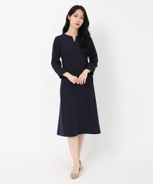 キーネックワンピース