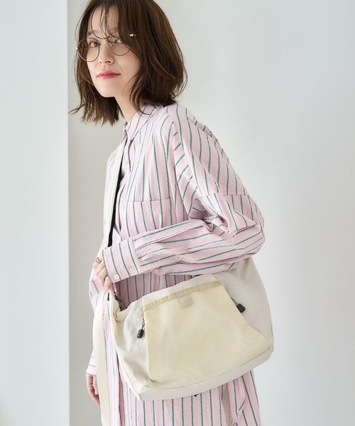 studio CLIP（スタディオクリップ）の「メッシュポケットからだよろこぶショルダー（ショルダーバッグ・レディース・アイボリー/ライトグリーン/ブラック・FREE）」の3枚目の写真