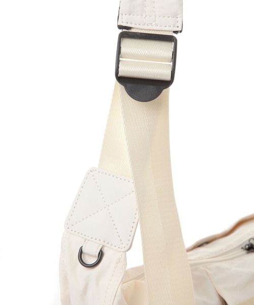 studio CLIP（スタディオクリップ）の「メッシュポケットからだよろこぶショルダー（ショルダーバッグ・レディース・アイボリー/ライトグリーン/ブラック・FREE）」の9枚目の写真