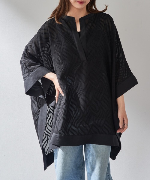 MAISON BREEZE（メゾンブリーズ）の「【MAISON BREEZE】シアージャガードスクエアポンチョ trc（その他トップス・レディース・ブラック/ホワイト・FREE）」の11枚目の写真