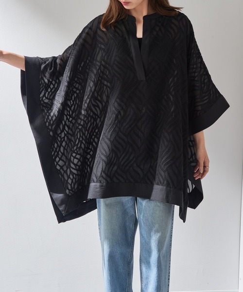 MAISON BREEZE（メゾンブリーズ）の「【MAISON BREEZE】シアージャガードスクエアポンチョ trc（その他トップス・レディース・ブラック/ホワイト・FREE）」の9枚目の写真