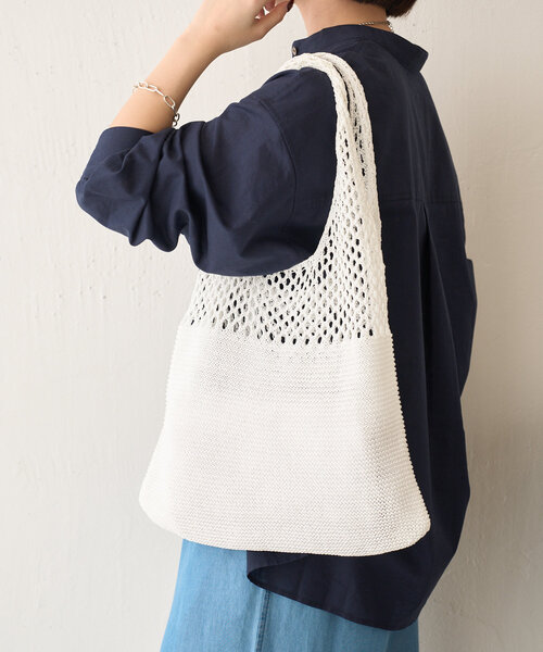 Jena espace merveilleux（ジェナ　エスパスメルヴェイユ）の「メタリックホーボーバッグ（トートバッグ・レディース・シルバー/オフホワイト/グリーン・FREE）」の4枚目の写真