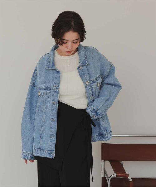 titivate(ティティベイト)の「ビッグシルエットデニムジャケット(デニムジャケット・レディース・ライトブルー/ブラック・M)」の16枚目の写真