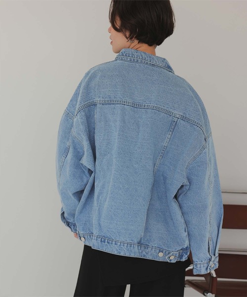 titivate(ティティベイト)の「ビッグシルエットデニムジャケット(デニムジャケット・レディース・ライトブルー/ブラック・M)」の17枚目の写真