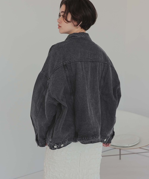titivate(ティティベイト)の「ビッグシルエットデニムジャケット(デニムジャケット・レディース・ライトブルー/ブラック・M)」の9枚目の写真