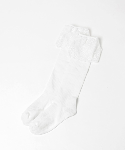 FOREVER 21（フォーエバー トゥエンティーワン）の「レースロングソックス（ソックス/靴下・レディース・ホワイト・FREE）」の4枚目の写真