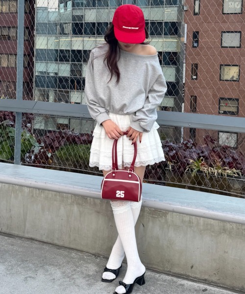 FOREVER 21（フォーエバー トゥエンティーワン）の「レースロングソックス（ソックス/靴下・レディース・ホワイト・FREE）」の2枚目の写真