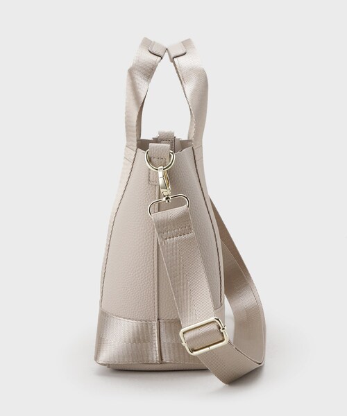 OPAQUE.CLIP（オペークドットクリップ）の「【2WAY】シュリンク合皮コンビミドルショルダーバッグ（ショルダーバッグ・レディース・オフホワイト/ブラック/ベージュ・00）」の14枚目の写真